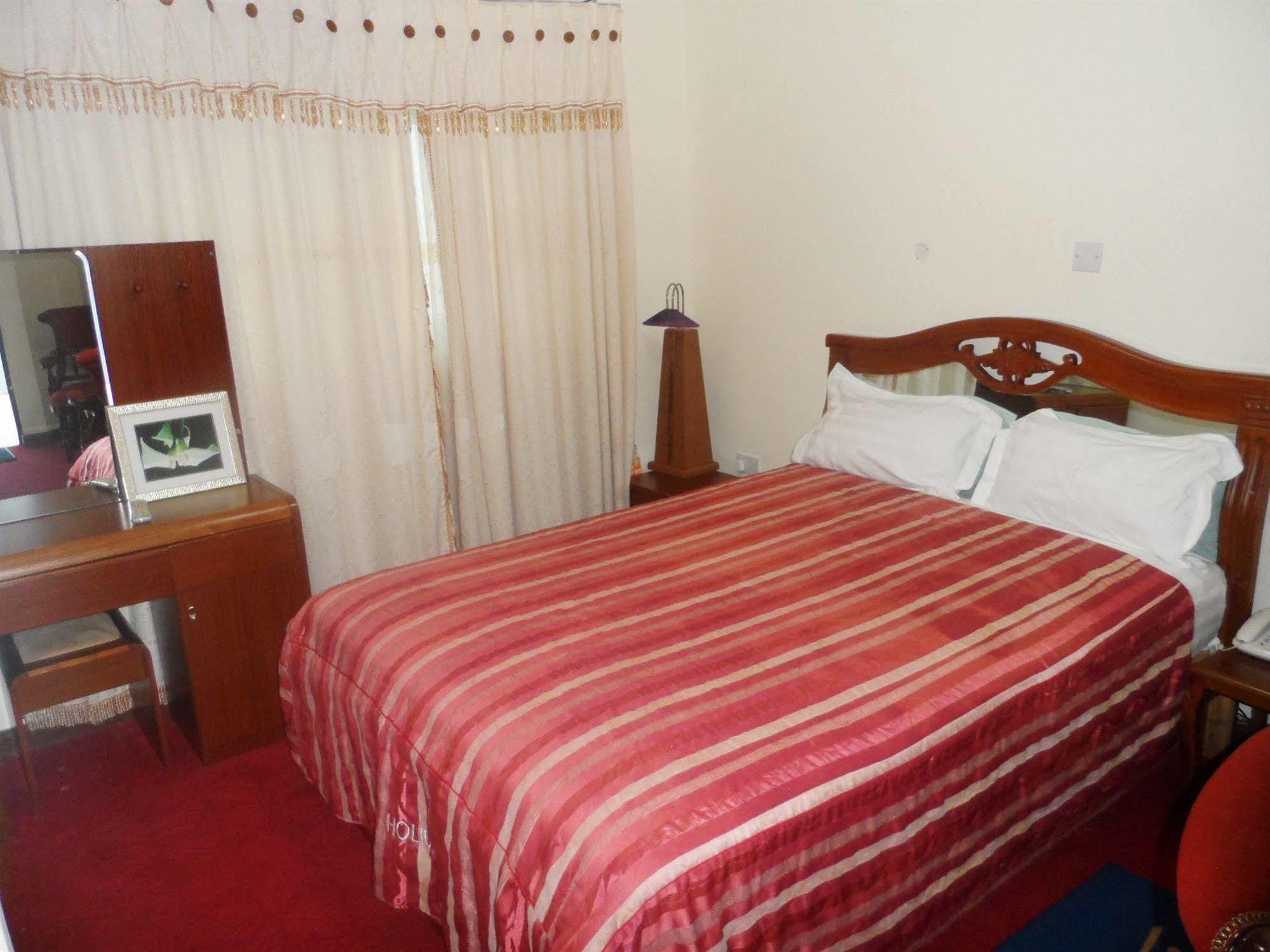 De Holiday Beach Hotel Kokrobite Zewnętrze zdjęcie
