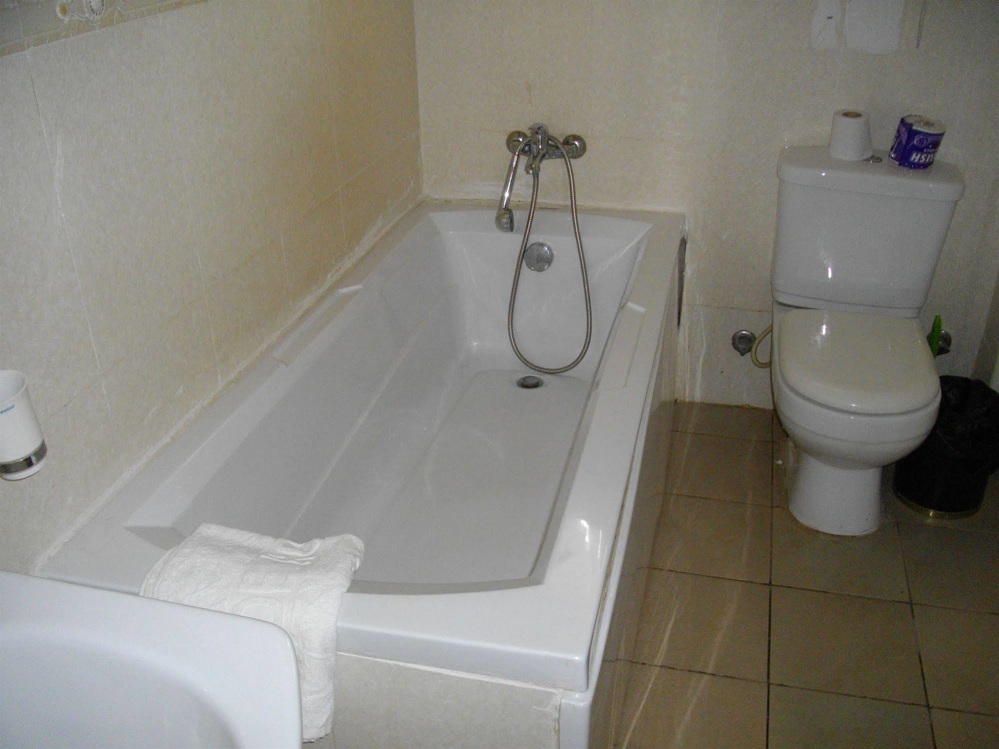 De Holiday Beach Hotel Kokrobite Zewnętrze zdjęcie