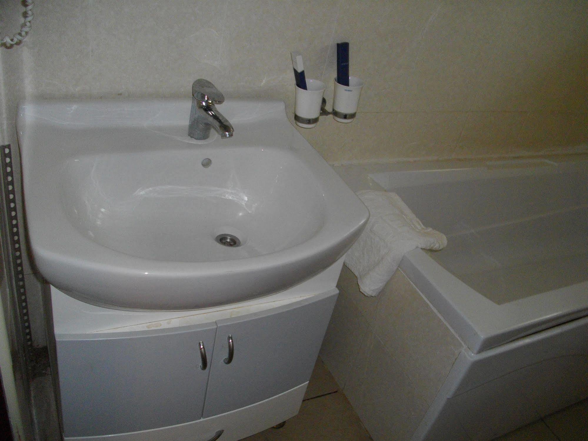 De Holiday Beach Hotel Kokrobite Zewnętrze zdjęcie