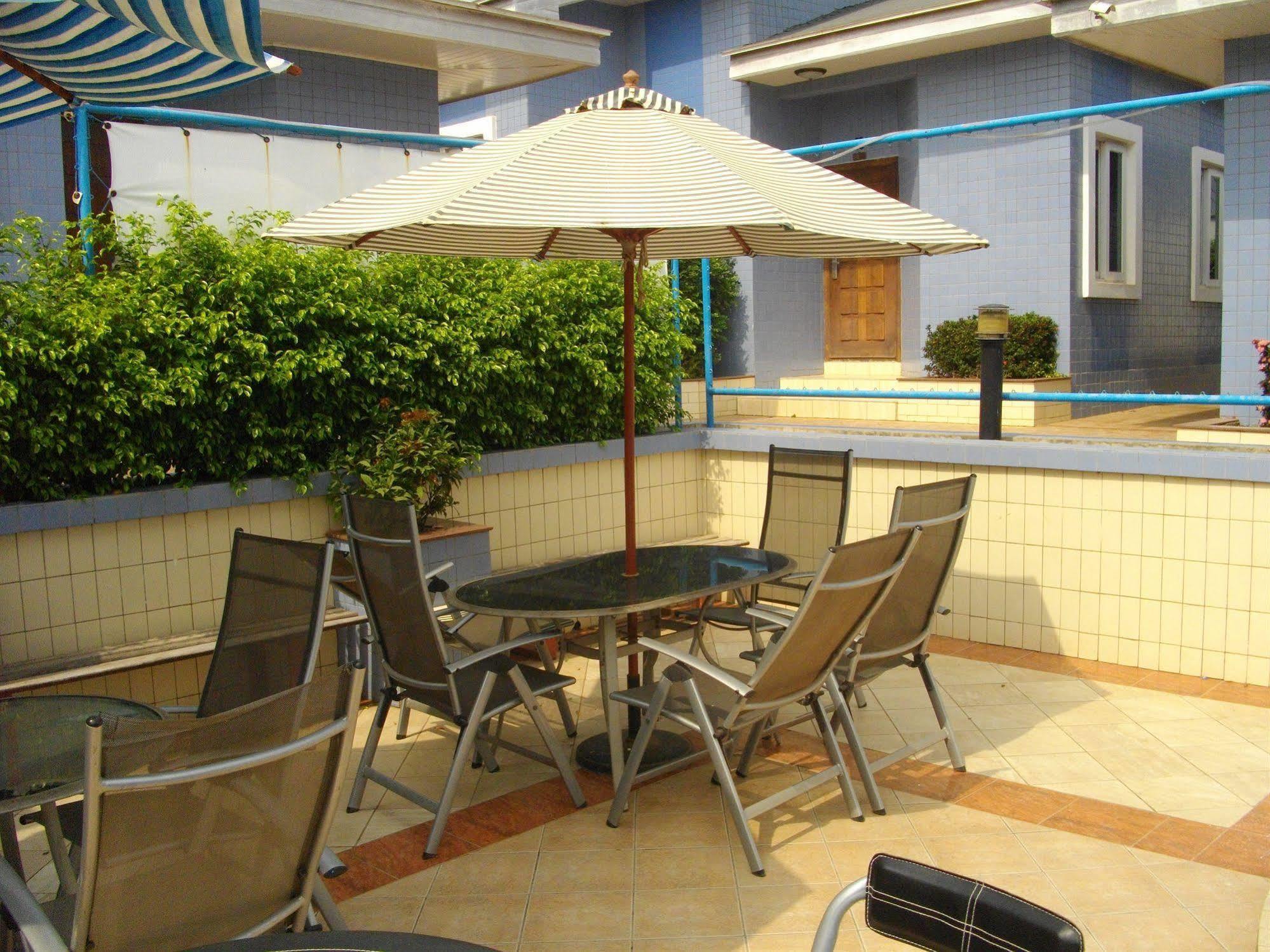 De Holiday Beach Hotel Kokrobite Zewnętrze zdjęcie